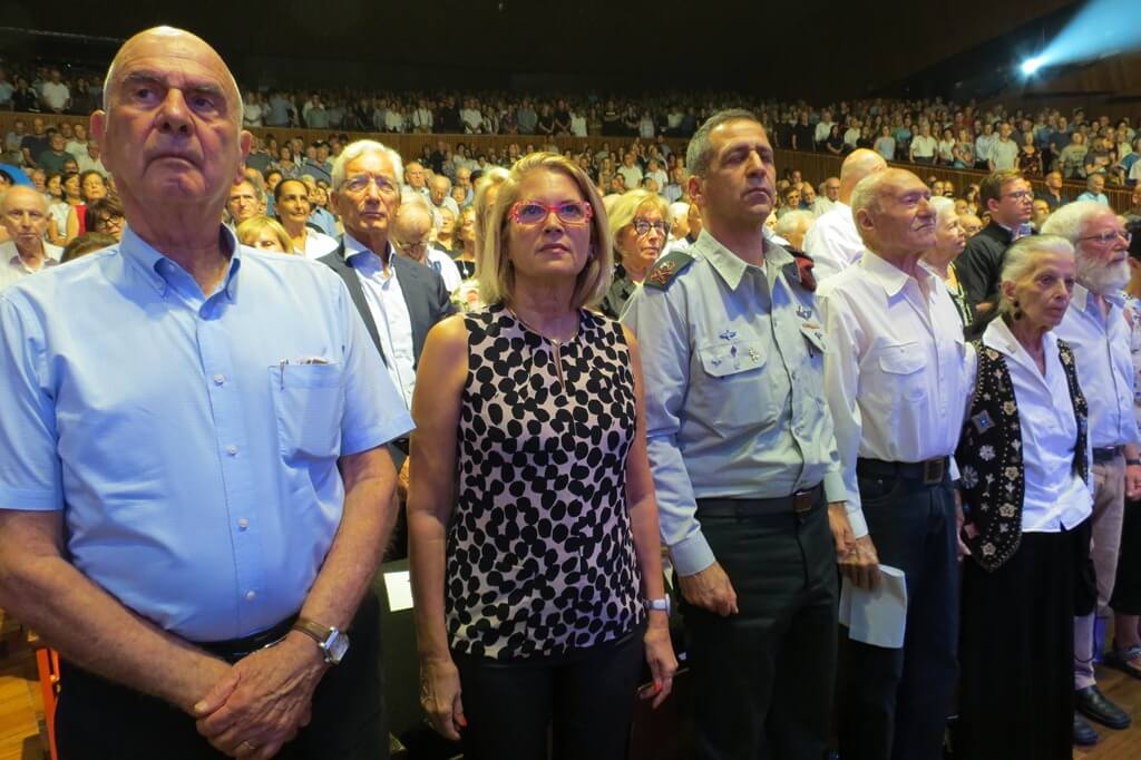 תמונה שורת המכובדים