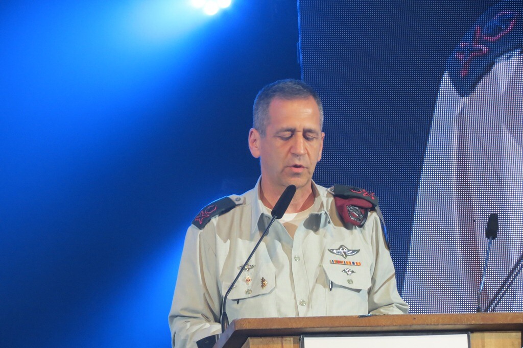 תמונה אורח הכבוד סגן הרמטכ"ל אלוף אביב כוכבי, נושא דברים בפני באי הכנס
