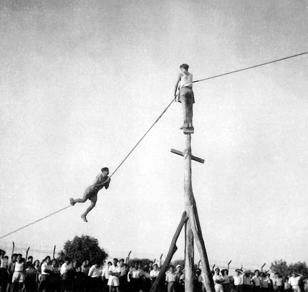 תמונה אימונים במחנה המעצר