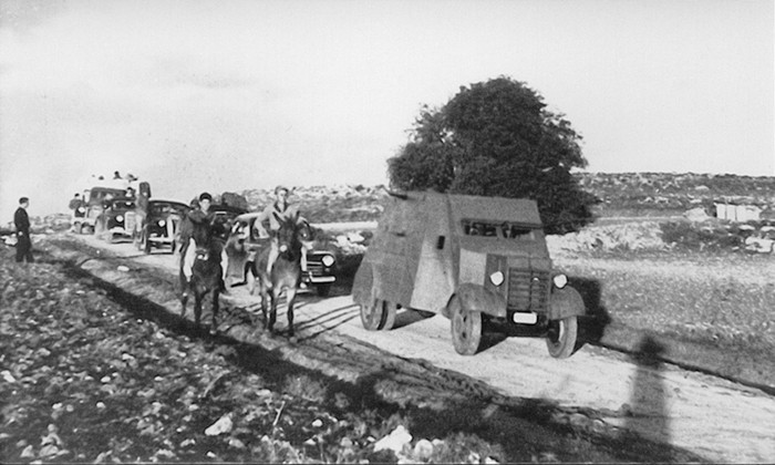 שיירה מגיעה אל העץ הבודד, גוש עציון