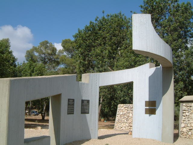 תמונה אנדרטת המח"ל (מתנדבי חוץ לארץ), תש"ח