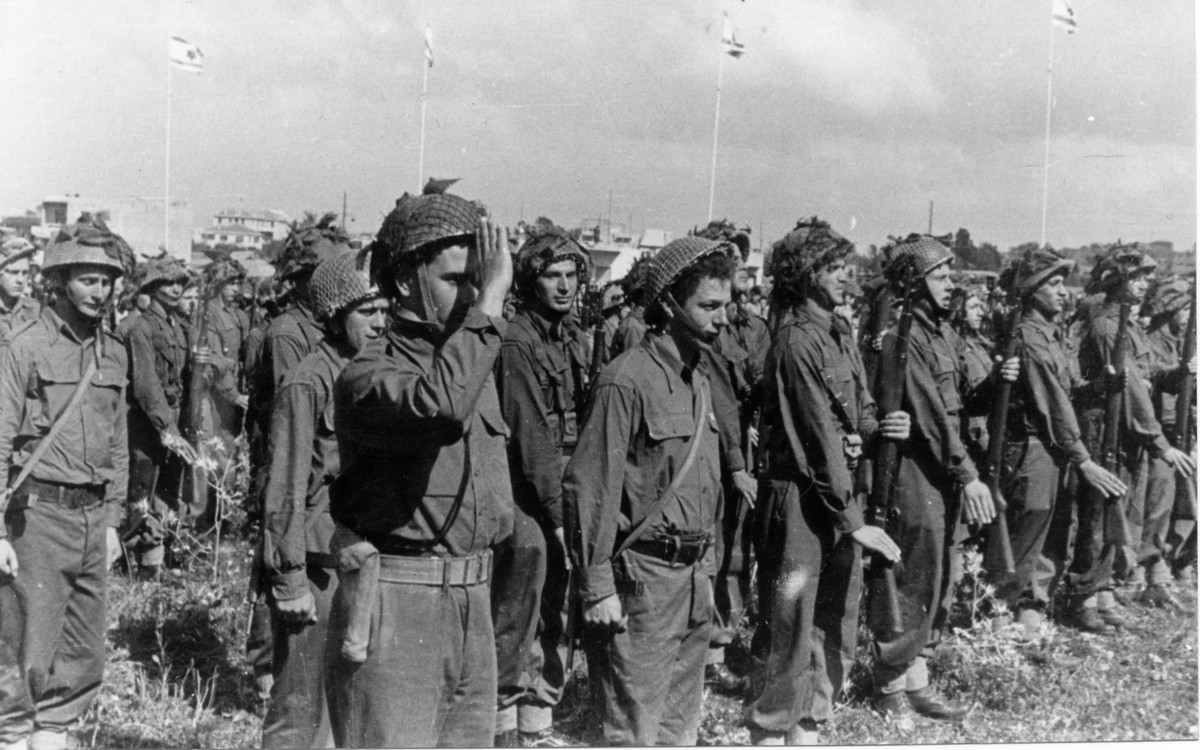 מצעד בחיפה ב22.4.49 – שנה לשחרור העיר