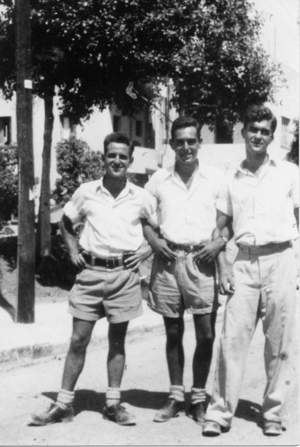 הכשרת הנוער-העובד דפנה 1948 - 1945