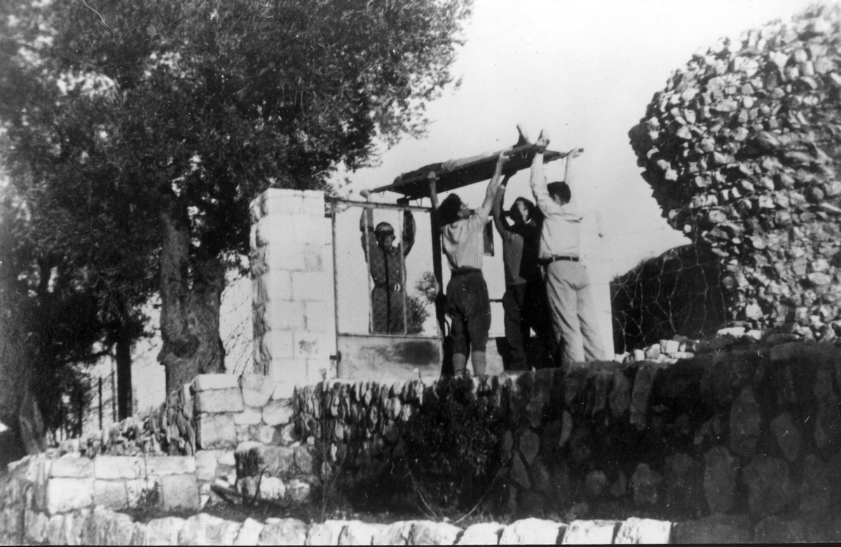 ובתוך המלחמה נמשכו האימונים והקורסים