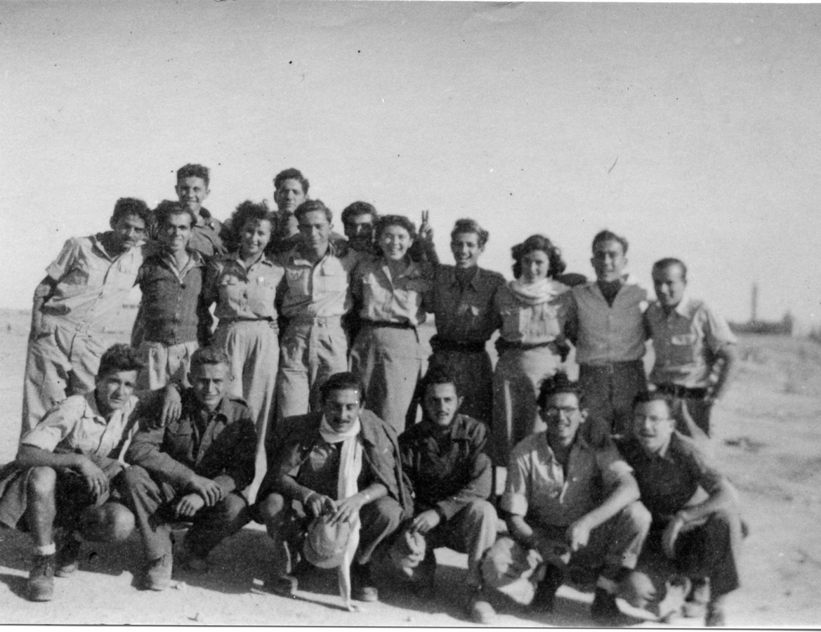 מפגשים חברתיים וטיולים  של חברי ההכשרה לאחר תום מלחמת העצמאות(1949)