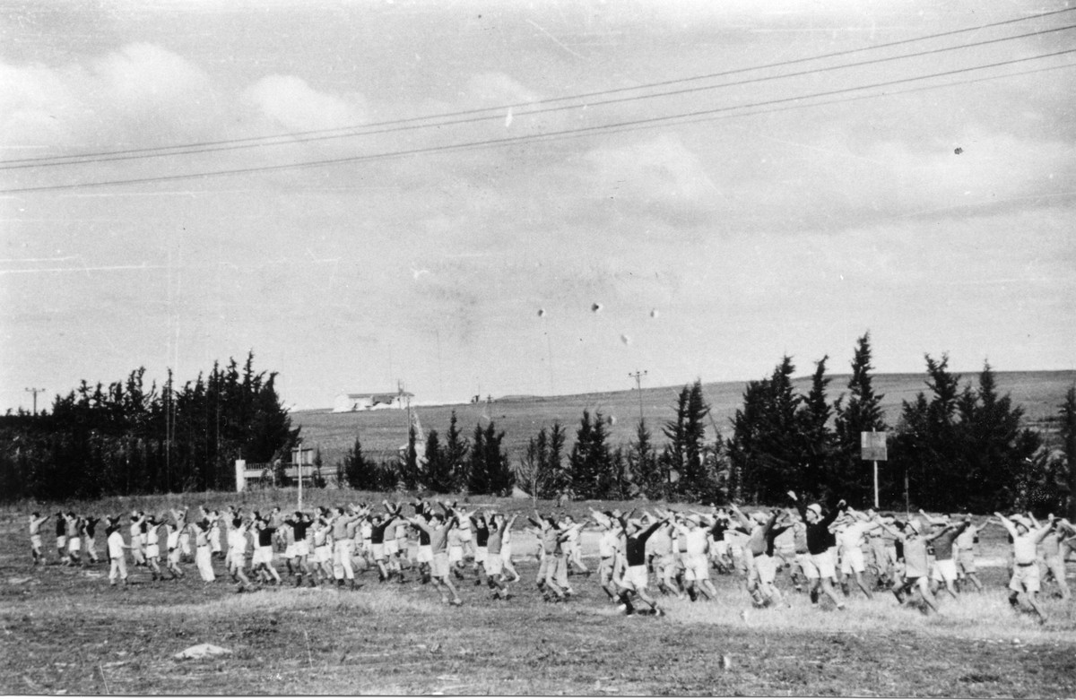 בגיוס מלא- 1942 עד  1944-1946