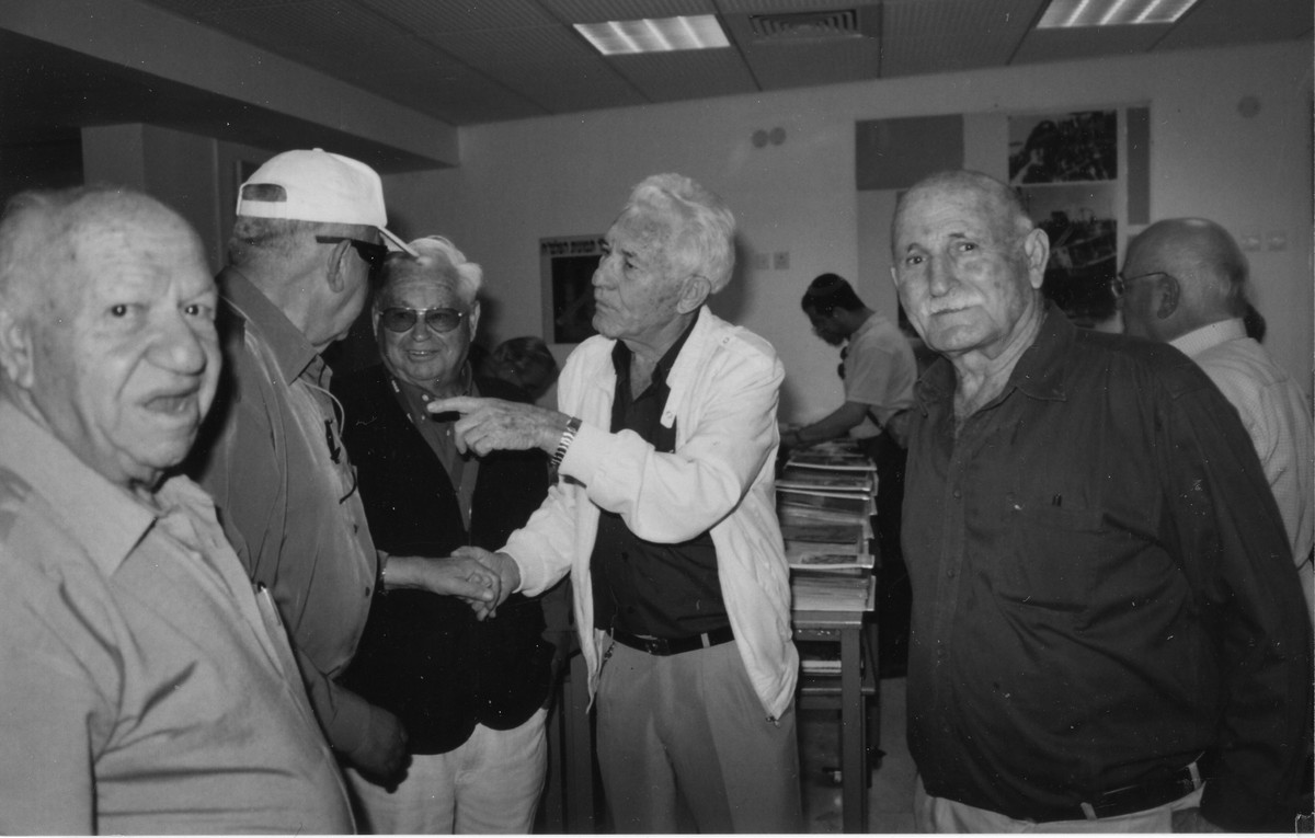 תמונה מסיבת השקה לאלבום פלוגה ה' 22.12.05