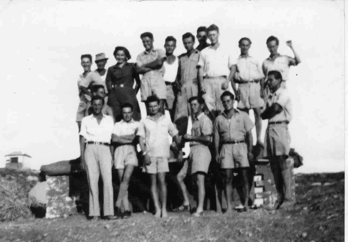 בכפר מנחם, אימונים וסיורים