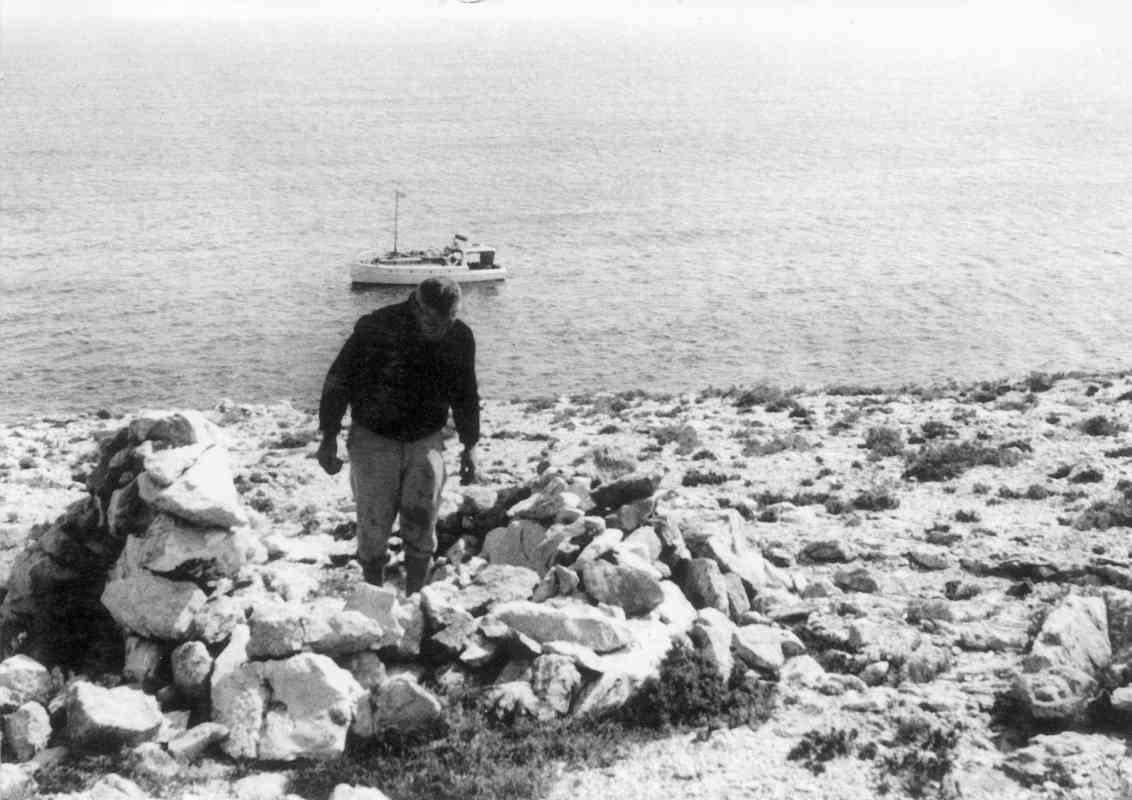 האנייה "רפיח", ביקור באי סיריניה