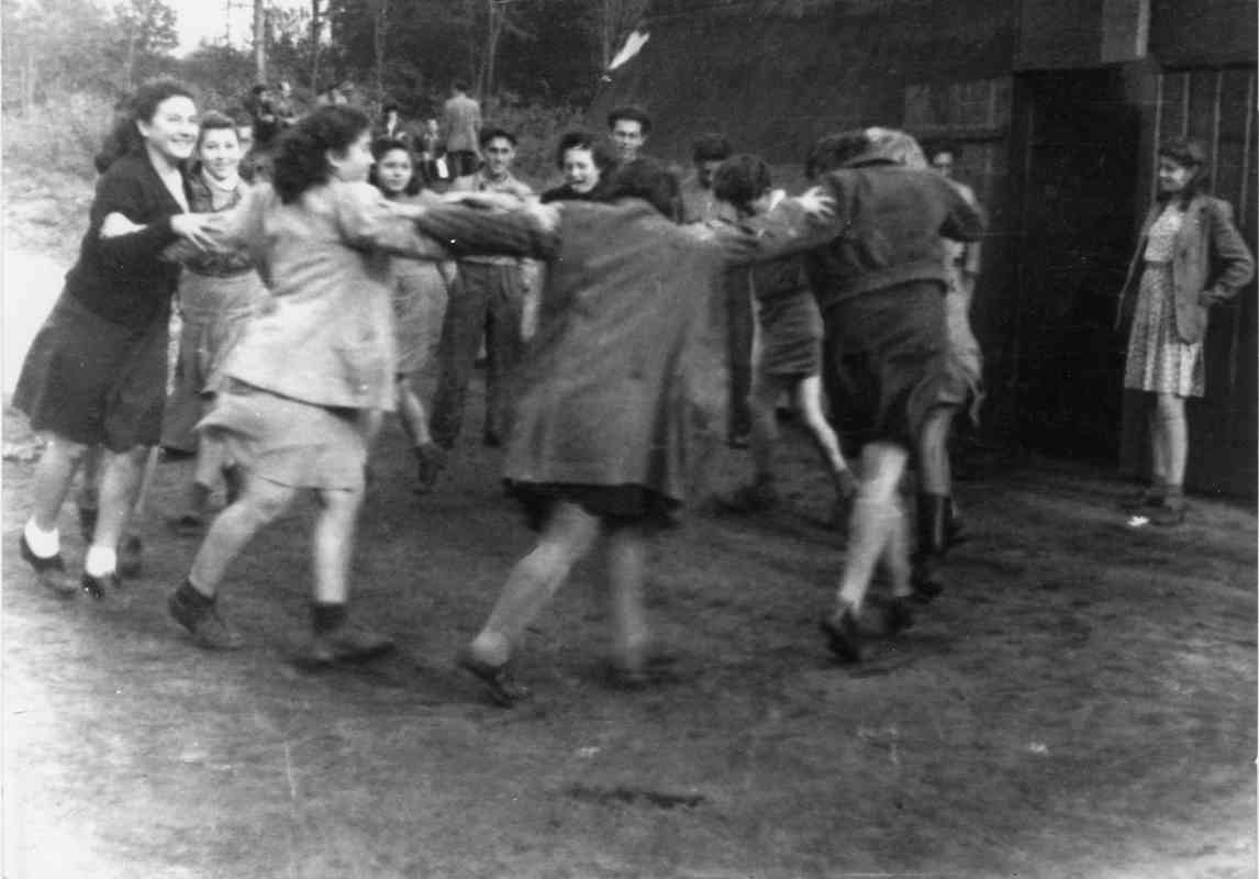 החיים במחנות בגרמניה