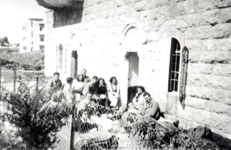 ברוממה ((צמוד לקיר - מאחור) תמונה