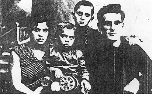 האם האב והאחות תמונה