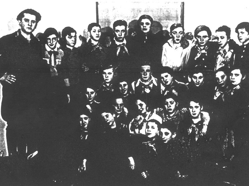 ב"טכס ההבטחה" הראשונה קן תל חי, 1936 תמונה