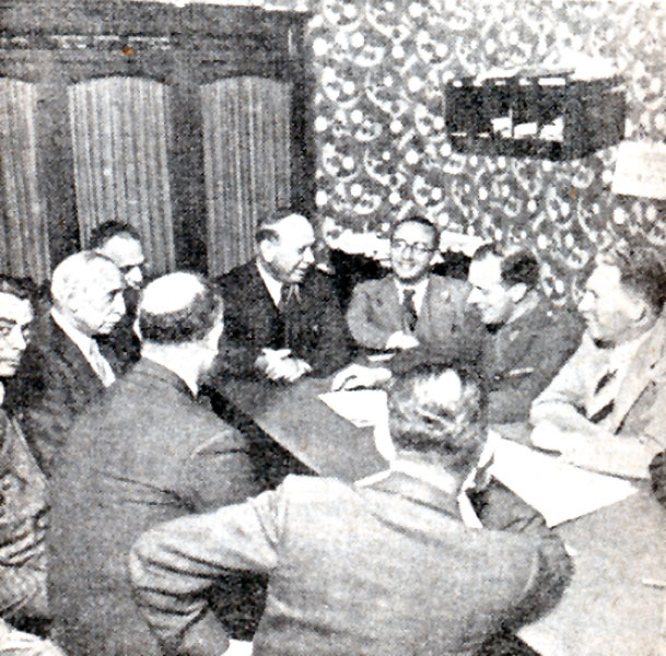 בישיבת ועד העזרה לחייל העברי בקהיר (9.1941) תמונה