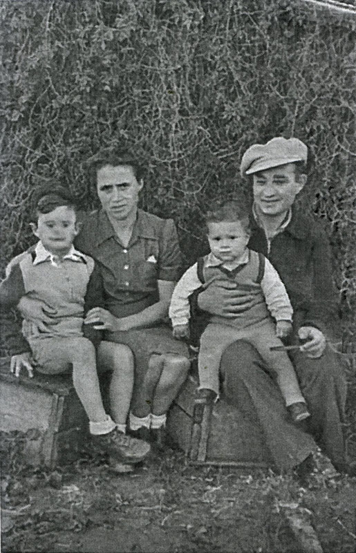 משה, חדווה וילדיהם תמונה