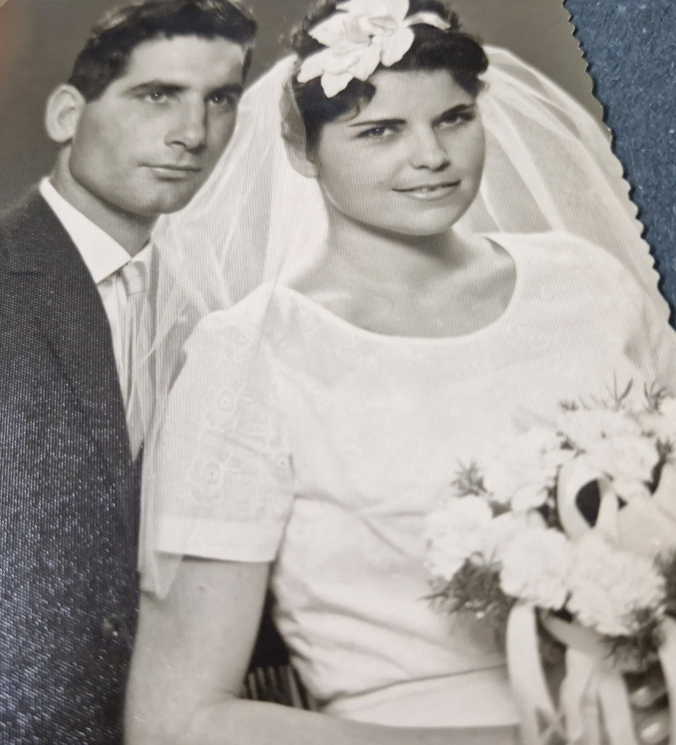 רות ואיתן סופר ביום חתונתם, חנוכה תשכ"א, שלושה בדצמבר 1961 תמונה